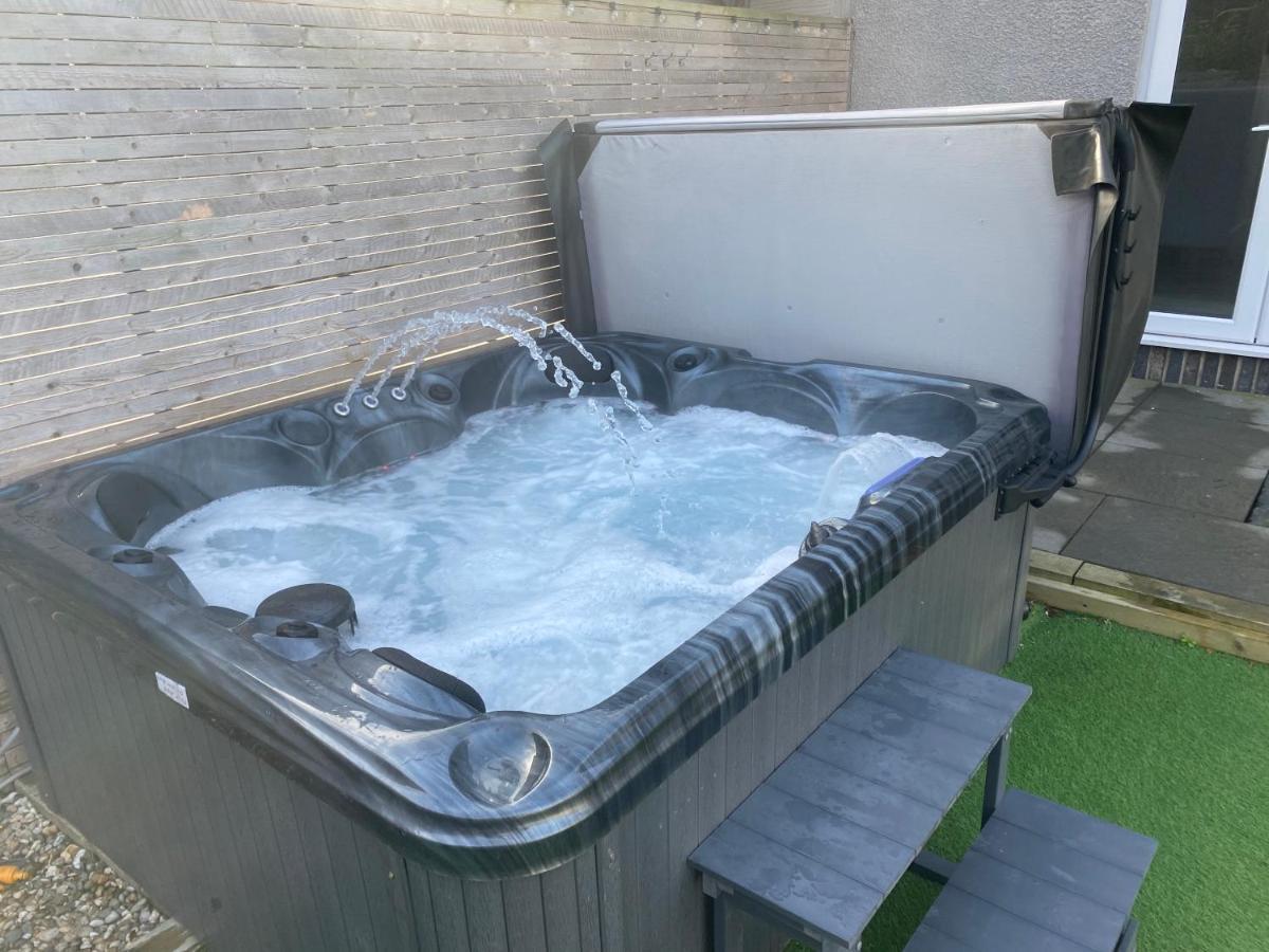 No40Barmouth-Modern,Spacious&Hot Tub Bagian luar foto