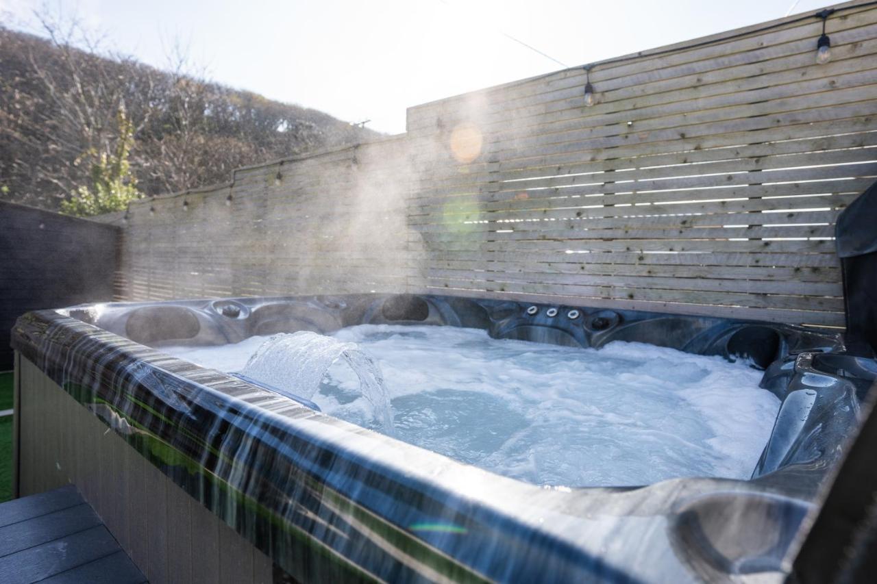 No40Barmouth-Modern,Spacious&Hot Tub Bagian luar foto