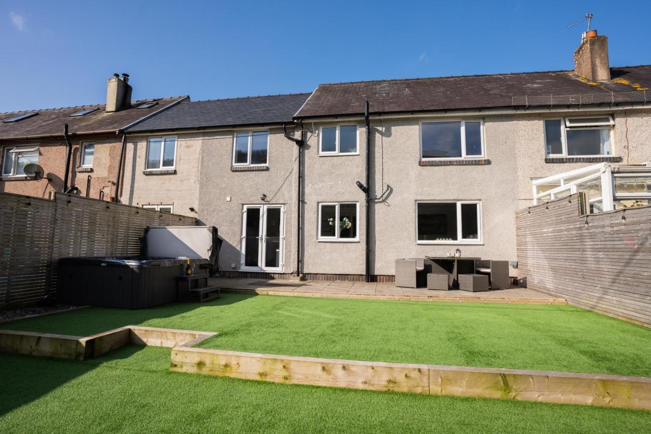 No40Barmouth-Modern,Spacious&Hot Tub Bagian luar foto