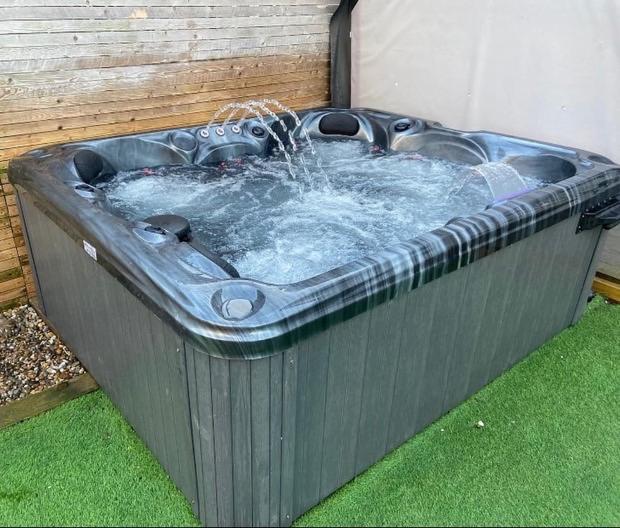 No40Barmouth-Modern,Spacious&Hot Tub Bagian luar foto